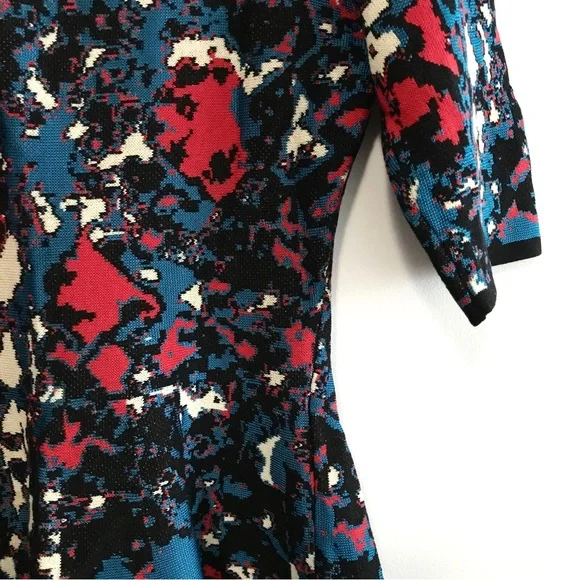 Floral Patterned Dress - Picture 4 of 10